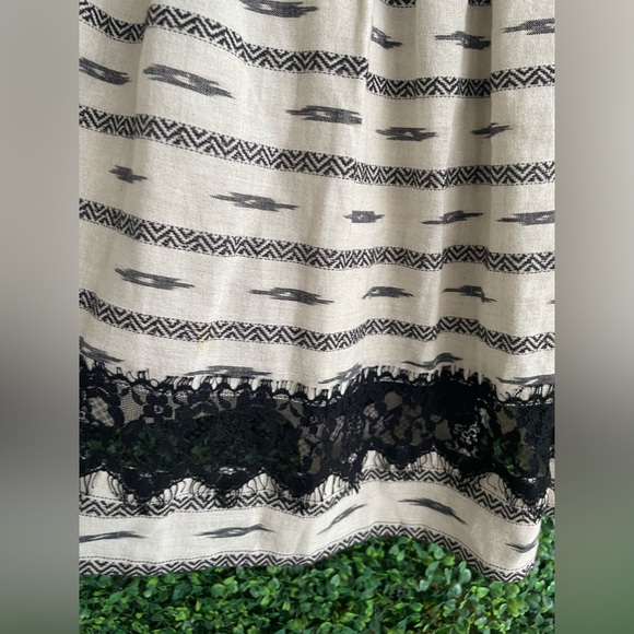 Alice + Olivia - Black & Off-White Aztec Patterned Skirt | Has Pockets - Sz 8 - Picture 5 of 12